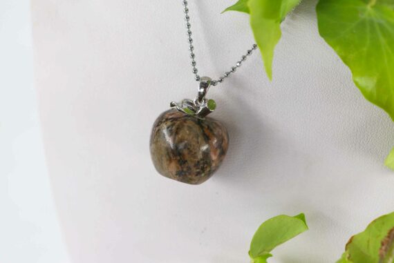 Collier en pierre naturelle rhodonite en forme de pomme – Image 3
